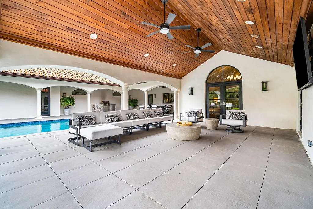 5575 Whirlaway Road Palm Beach Gardens FL 33418