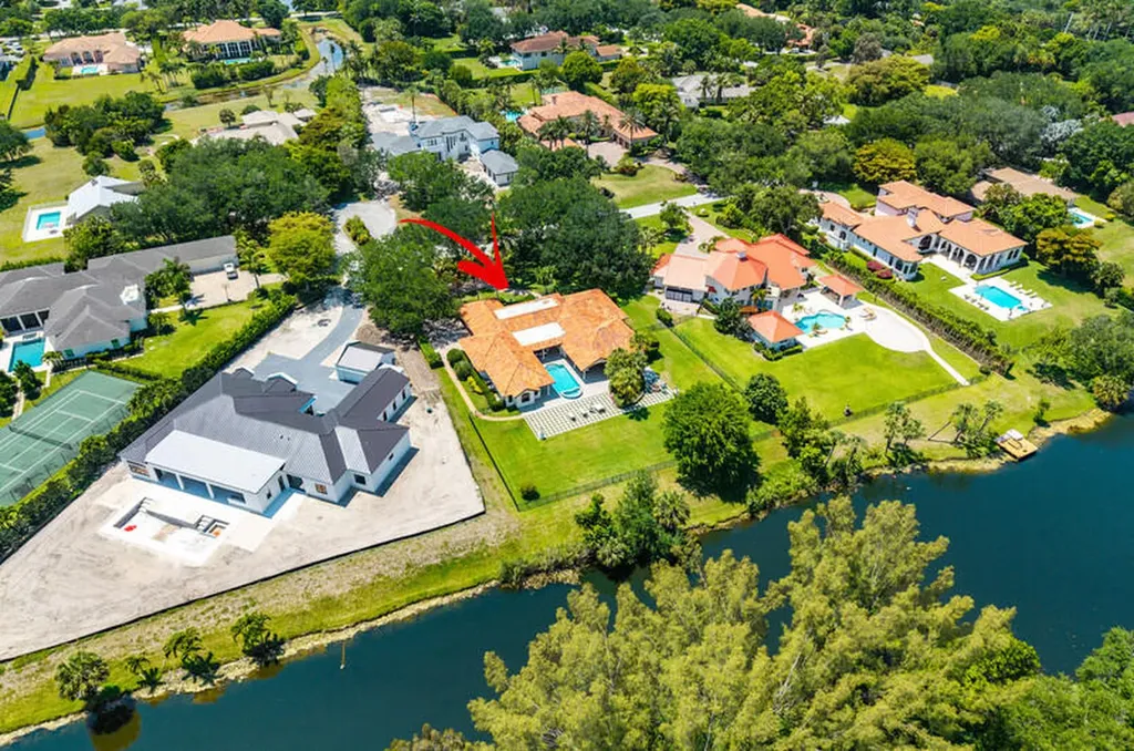5575 Whirlaway Road Palm Beach Gardens FL 33418