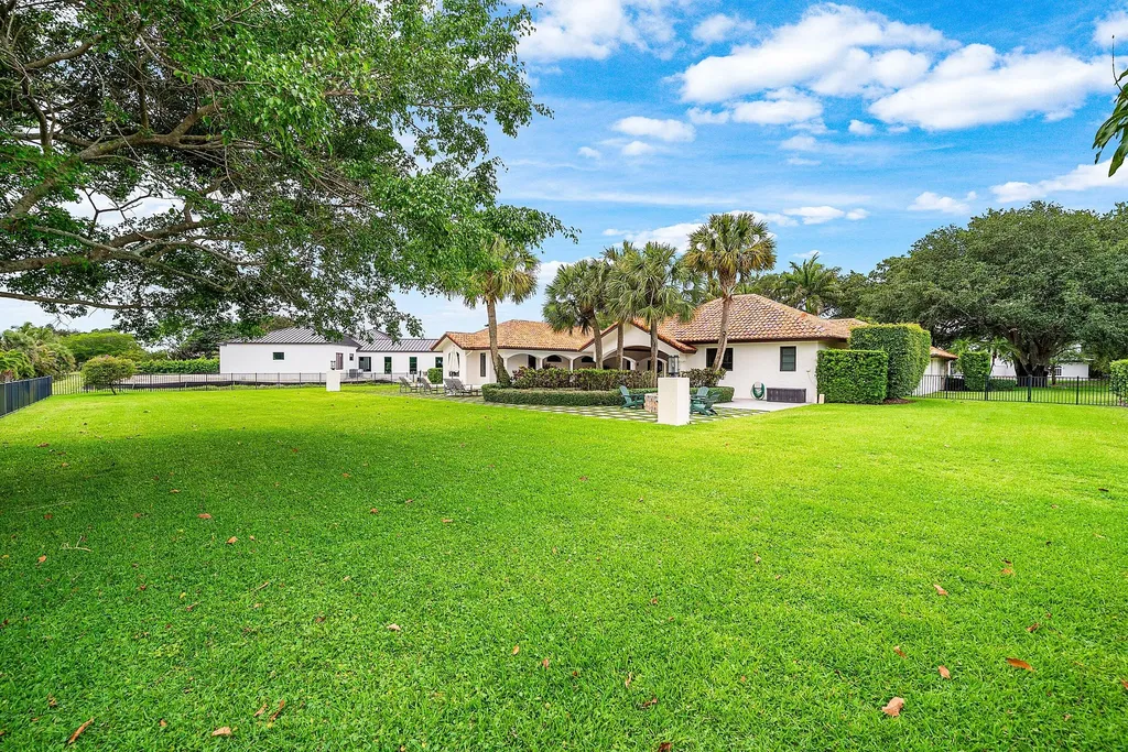 5575 Whirlaway Road Palm Beach Gardens FL 33418