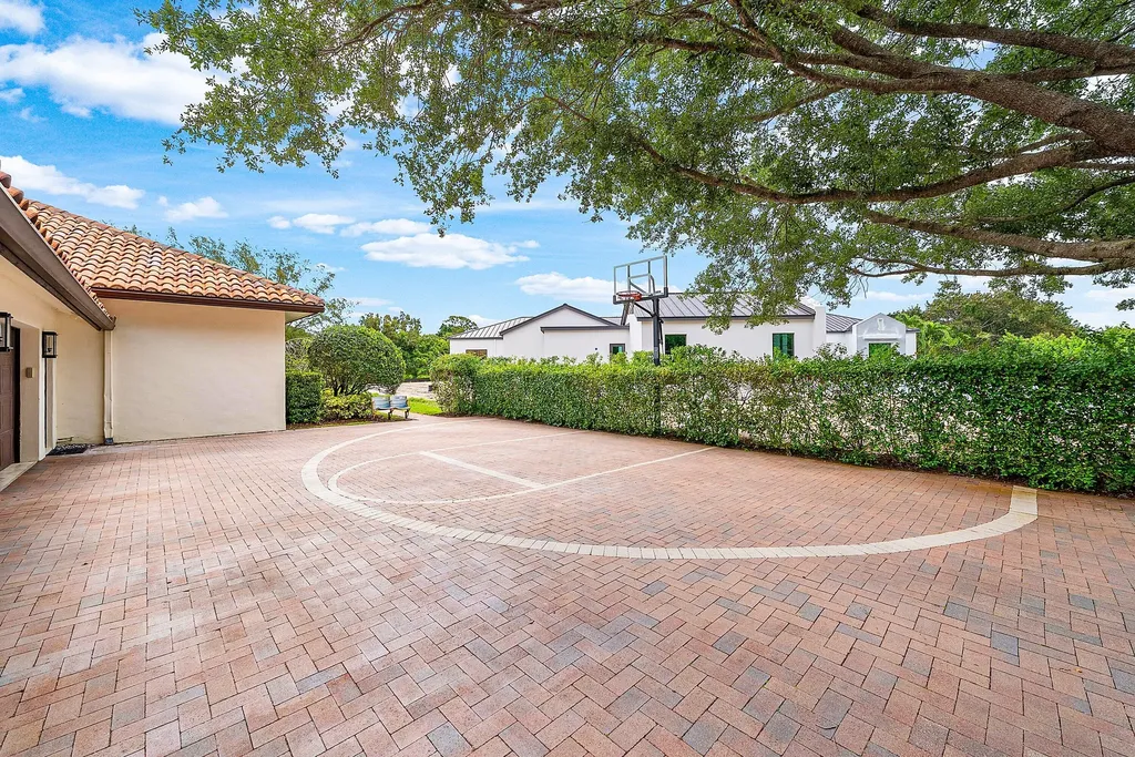 5575 Whirlaway Road Palm Beach Gardens FL 33418
