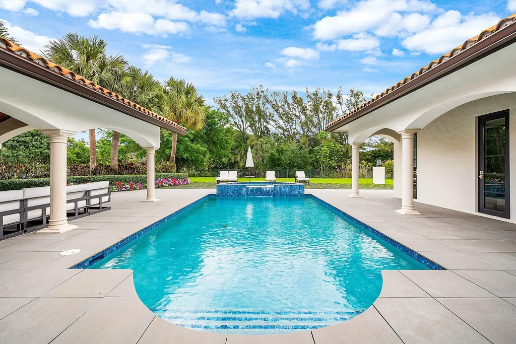 5575 Whirlaway Road Palm Beach Gardens FL 33418