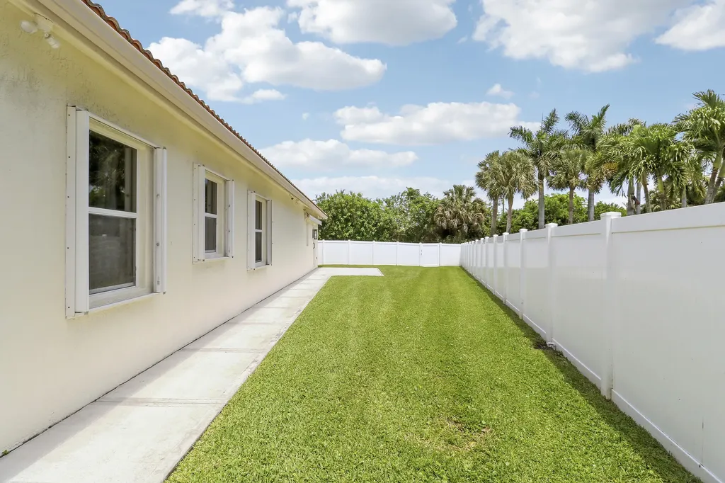 10075 Freesian Way Wellington FL 33449