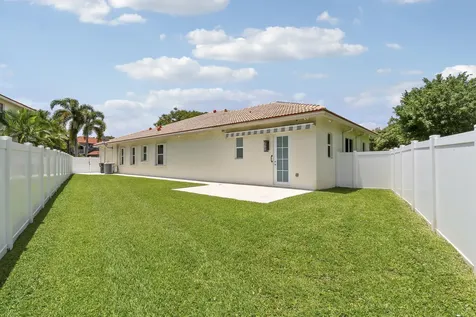 10075 Freesian Way Wellington FL 33449