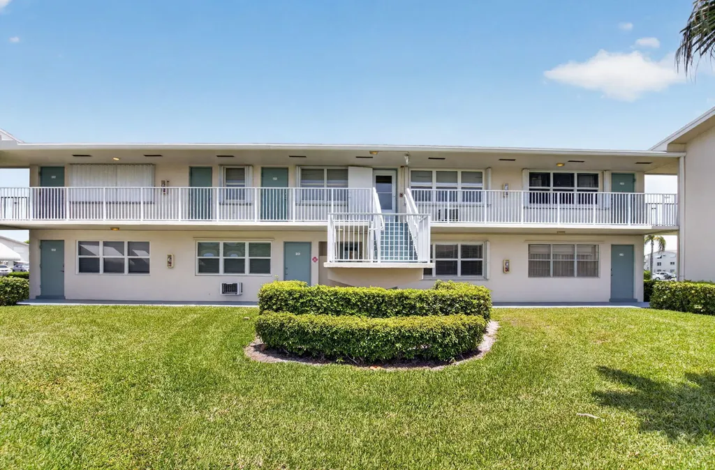 660 Horizon W Boynton Beach FL 33435