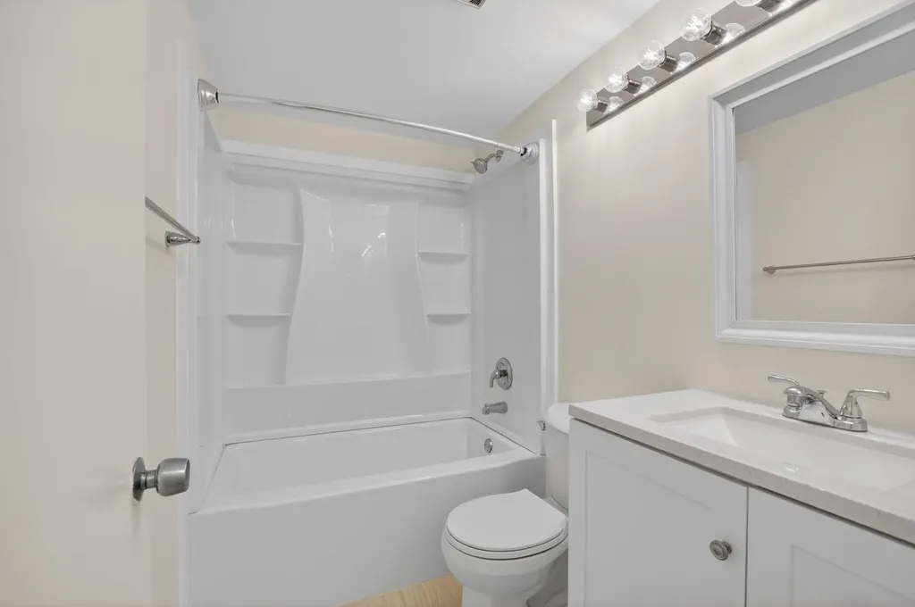 660 Horizon W Boynton Beach FL 33435