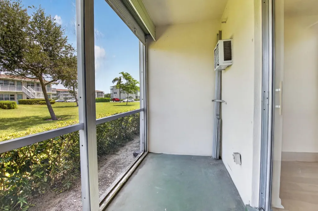 660 Horizon W Boynton Beach FL 33435