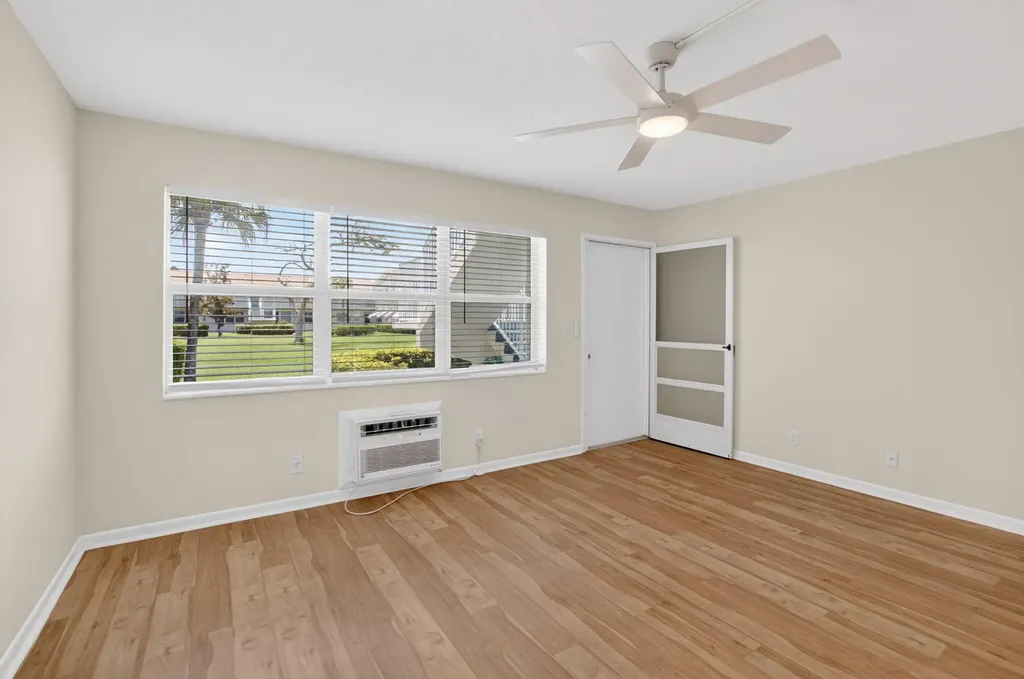 660 Horizon W Boynton Beach FL 33435