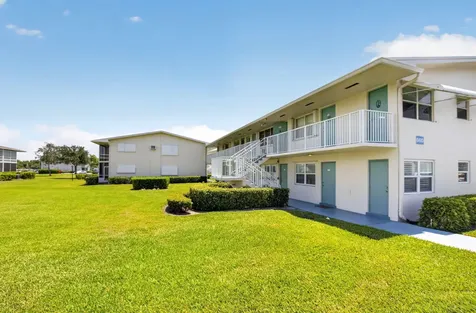660 Horizon W Boynton Beach FL 33435