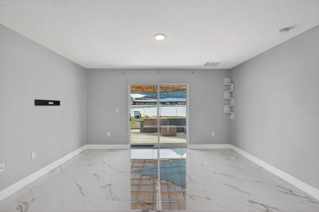 479 SW Holden Terrace Port St Lucie FL 34984