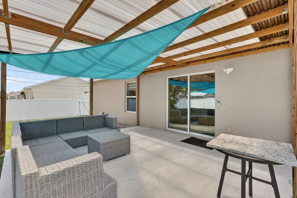 479 SW Holden Terrace Port St Lucie FL 34984