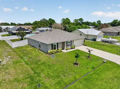 479 SW Holden Terrace Port St Lucie FL 34984