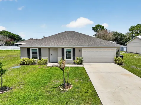 479 SW Holden Terrace Port St Lucie FL 34984