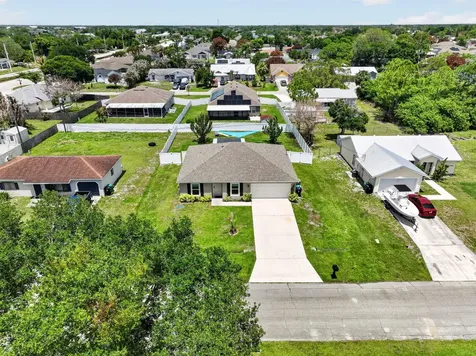 479 SW Holden Terrace Port St Lucie FL 34984