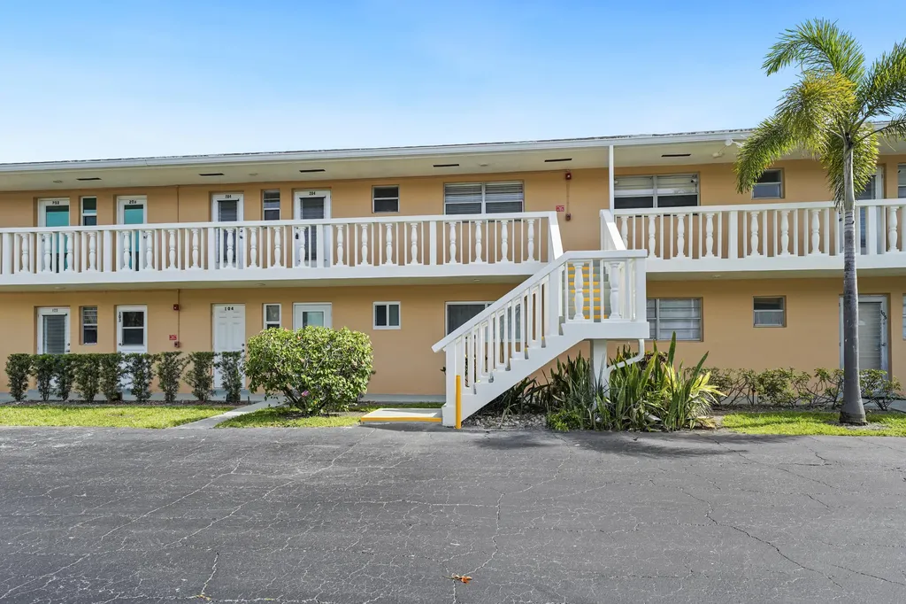 2222 NE 1st Way Boynton Beach FL 33435