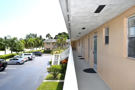 2222 NE 1st Way Boynton Beach FL 33435