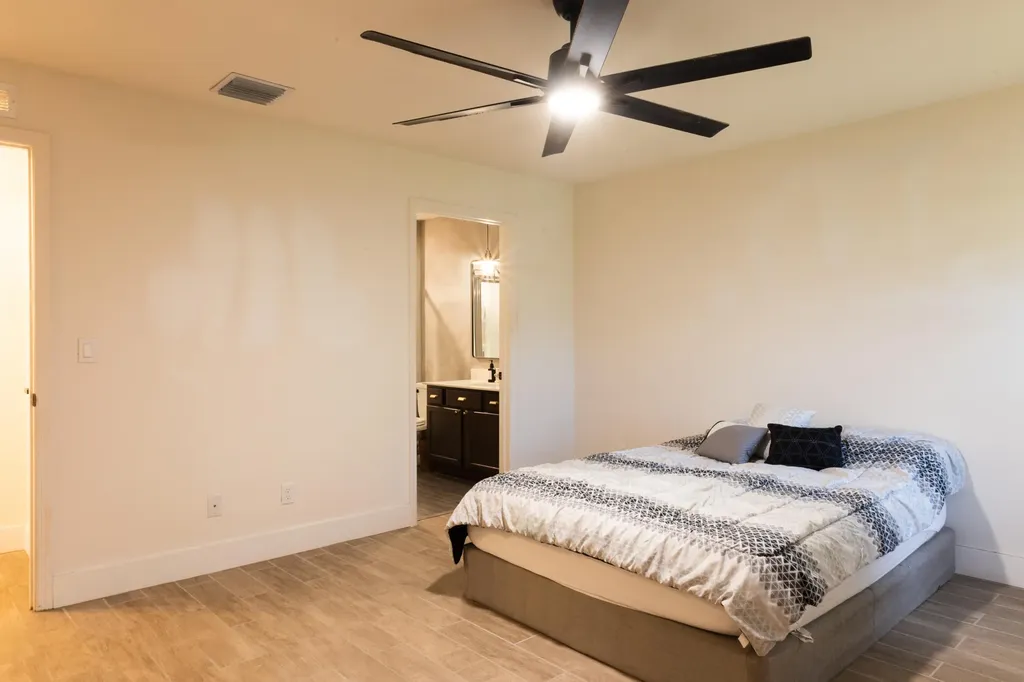 2581 SE Dogwood Avenue Port St Lucie FL 34952