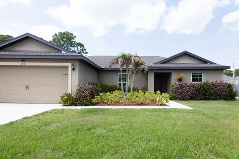 2581 SE Dogwood Avenue Port St Lucie FL 34952