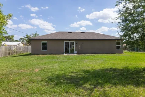 2581 SE Dogwood Avenue Port St Lucie FL 34952