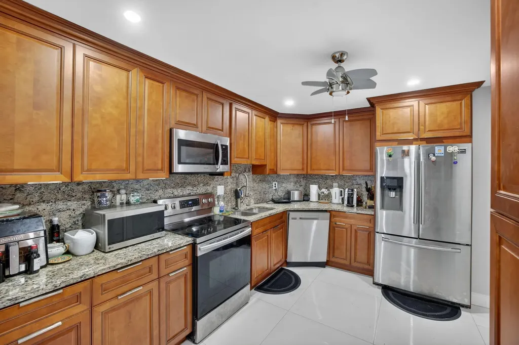 3333 NE 34th Street Fort Lauderdale FL 33308