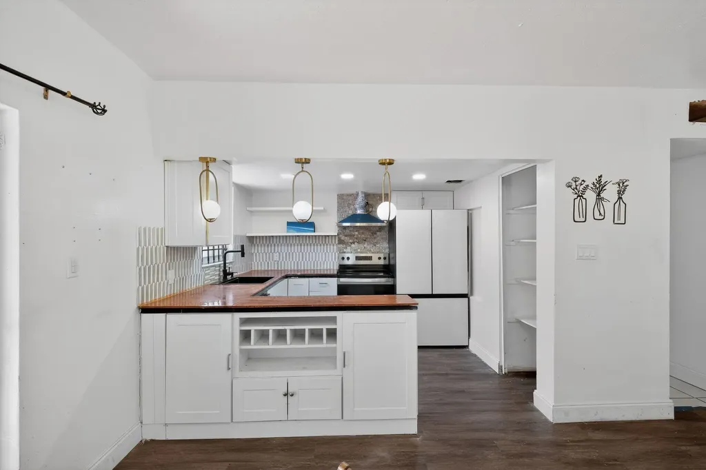 251 NE 142nd Street Miami FL 33161