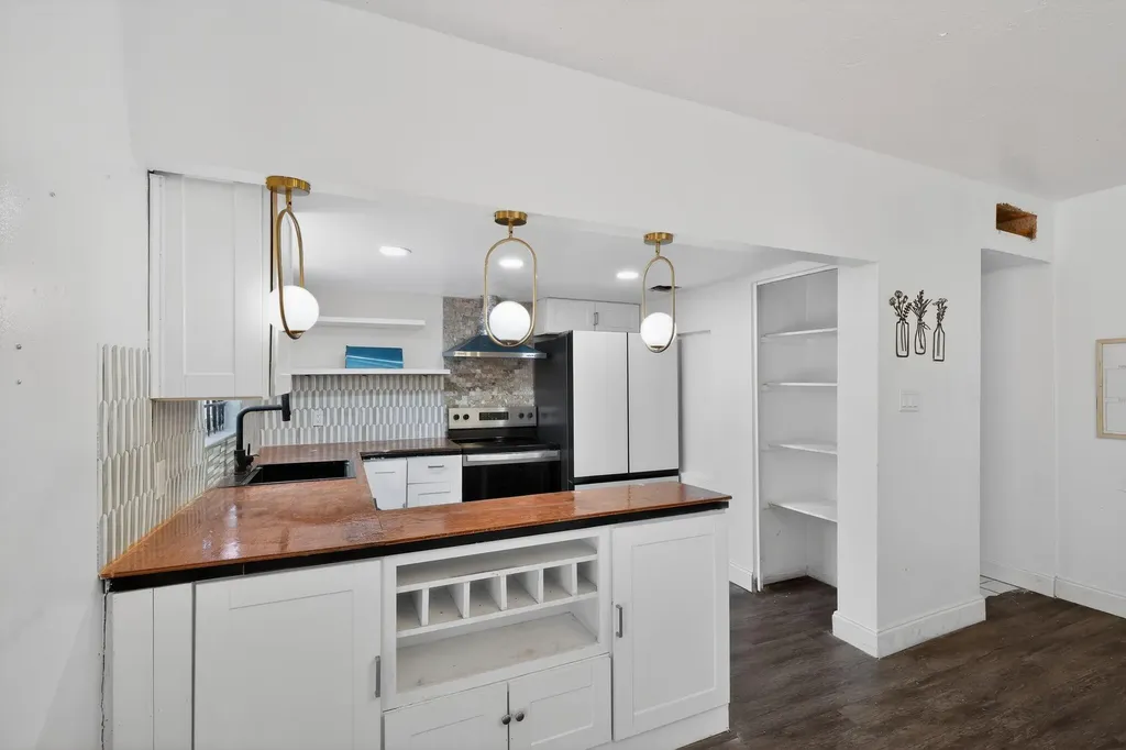 251 NE 142nd Street Miami FL 33161
