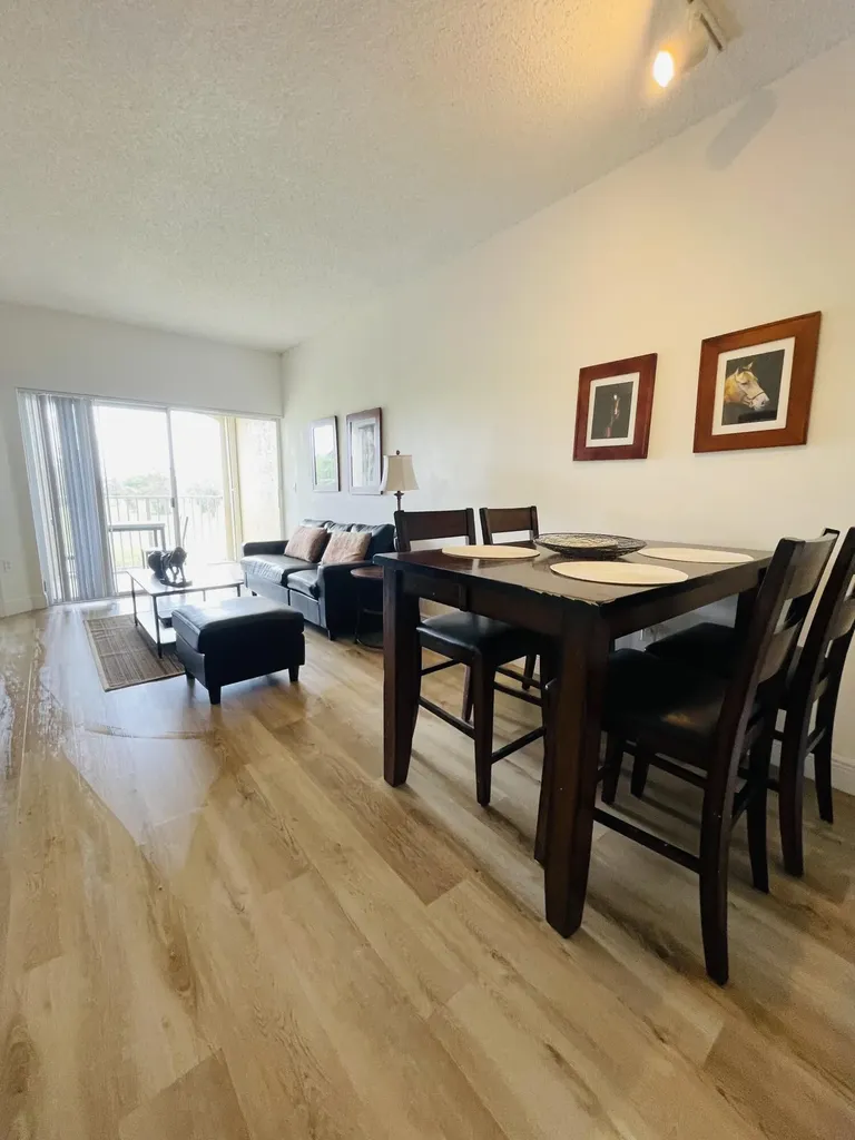2040 Greenview Shores Boulevard Wellington FL 33414