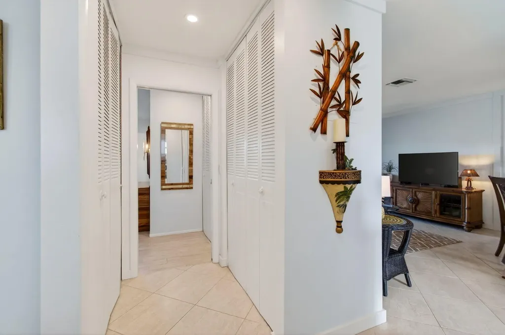 2533 Dudley Drive West Palm Beach FL 33415