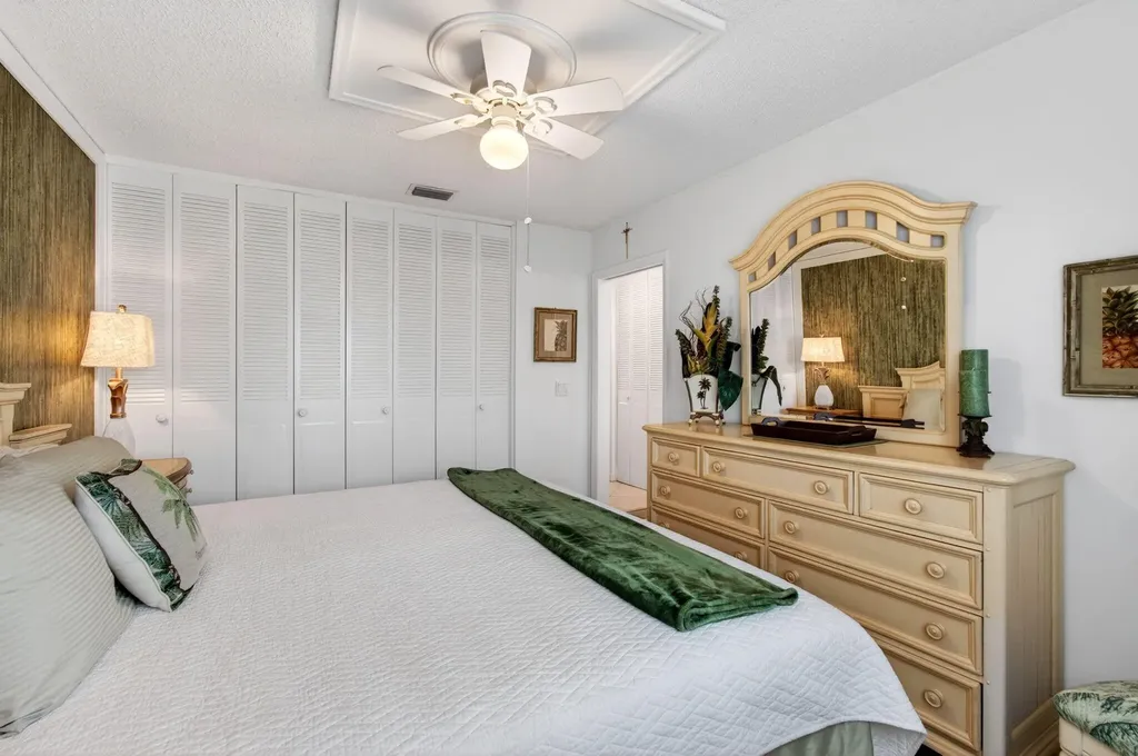 2533 Dudley Drive West Palm Beach FL 33415