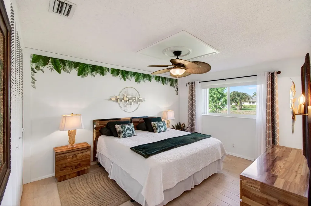 2533 Dudley Drive West Palm Beach FL 33415