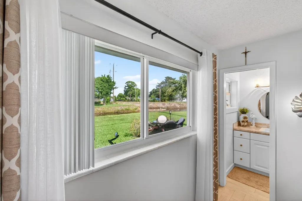 2533 Dudley Drive West Palm Beach FL 33415