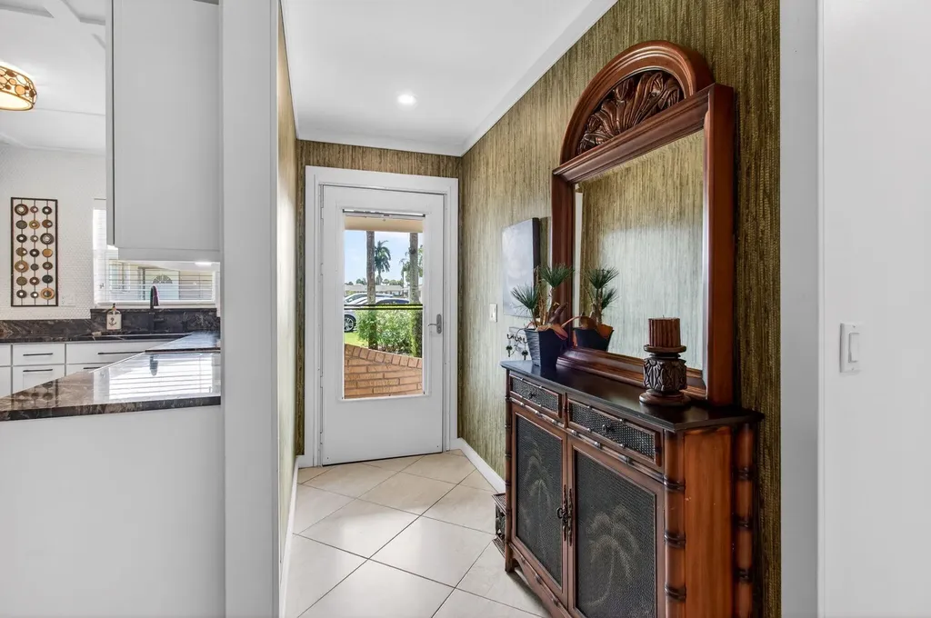 2533 Dudley Drive West Palm Beach FL 33415