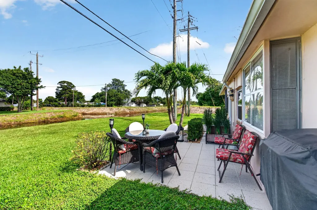 2533 Dudley Drive West Palm Beach FL 33415