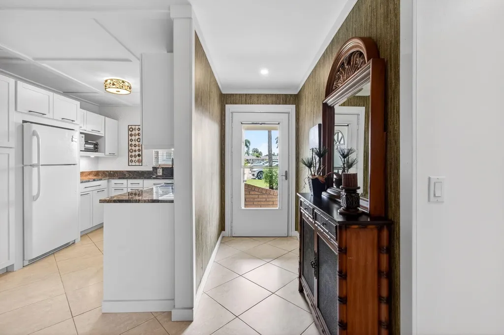 2533 Dudley Drive West Palm Beach FL 33415
