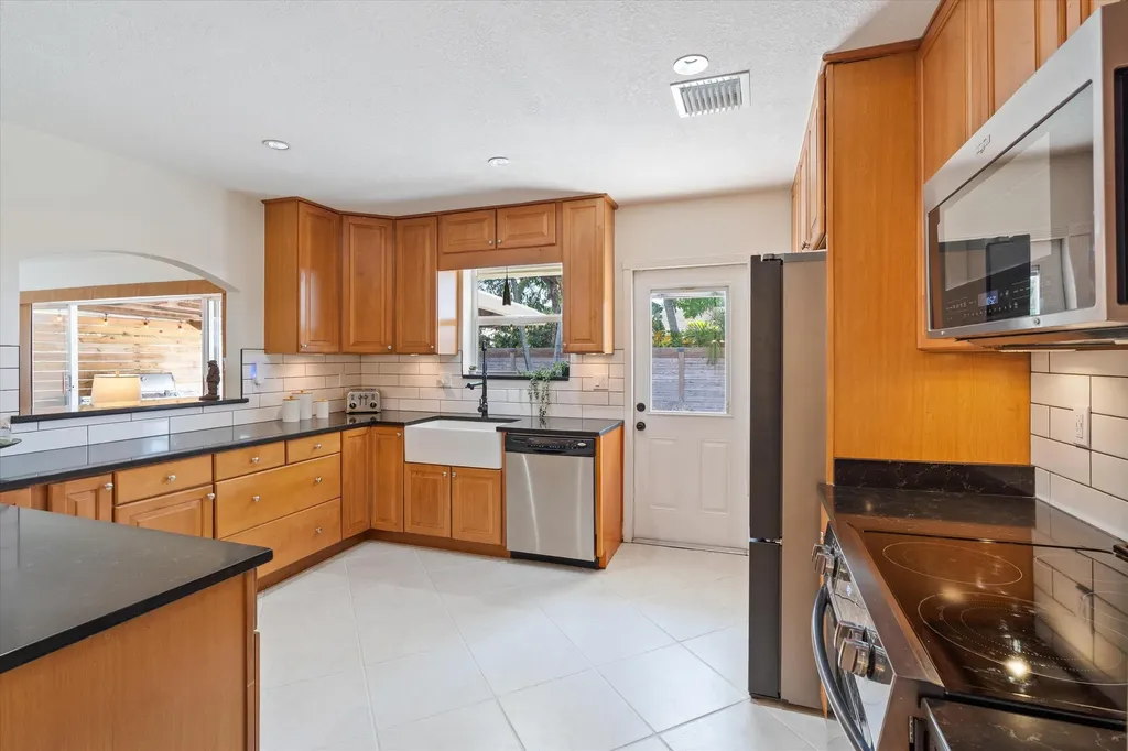 232 NW 10th Court Boca Raton FL 33486