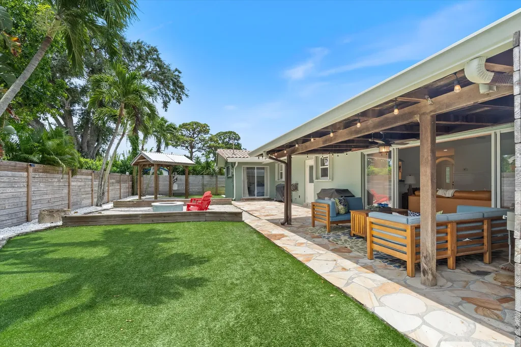 232 NW 10th Court Boca Raton FL 33486