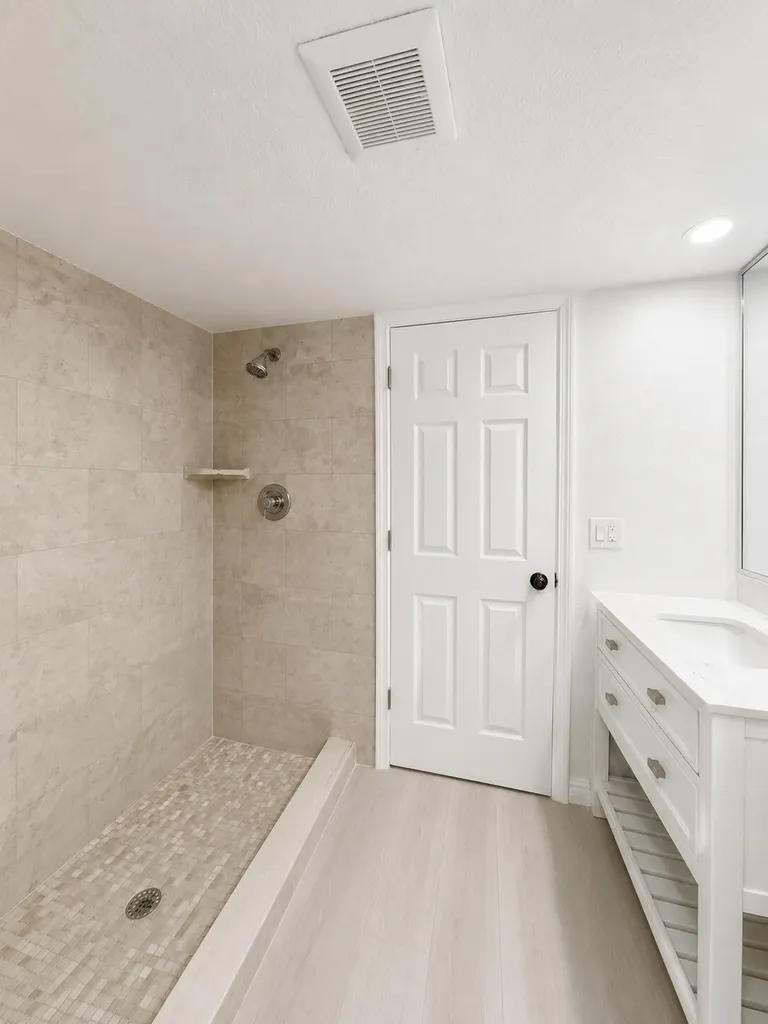 331 Lake Arbor Drive Palm Springs FL 33461