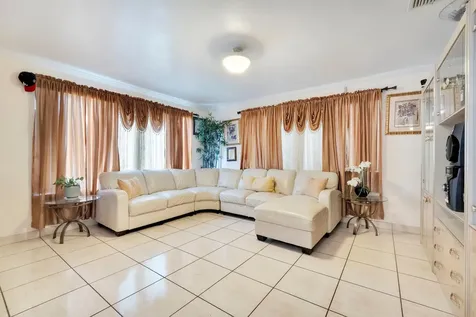 745 NW 46th Street Miami FL 33127