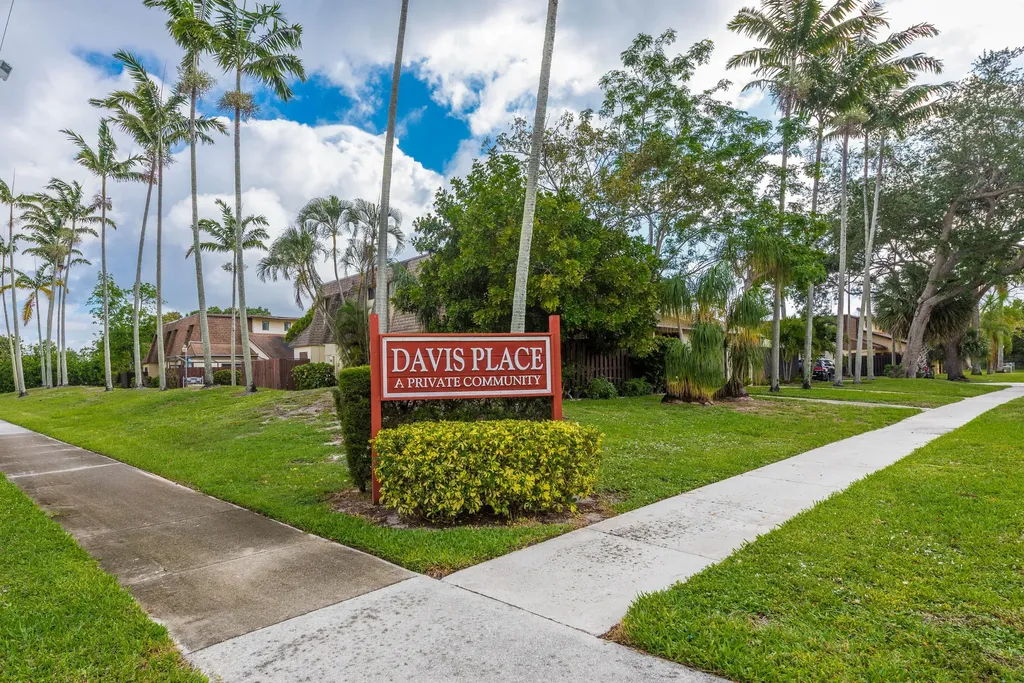 2941 Genoa Place West Palm Beach FL 33406