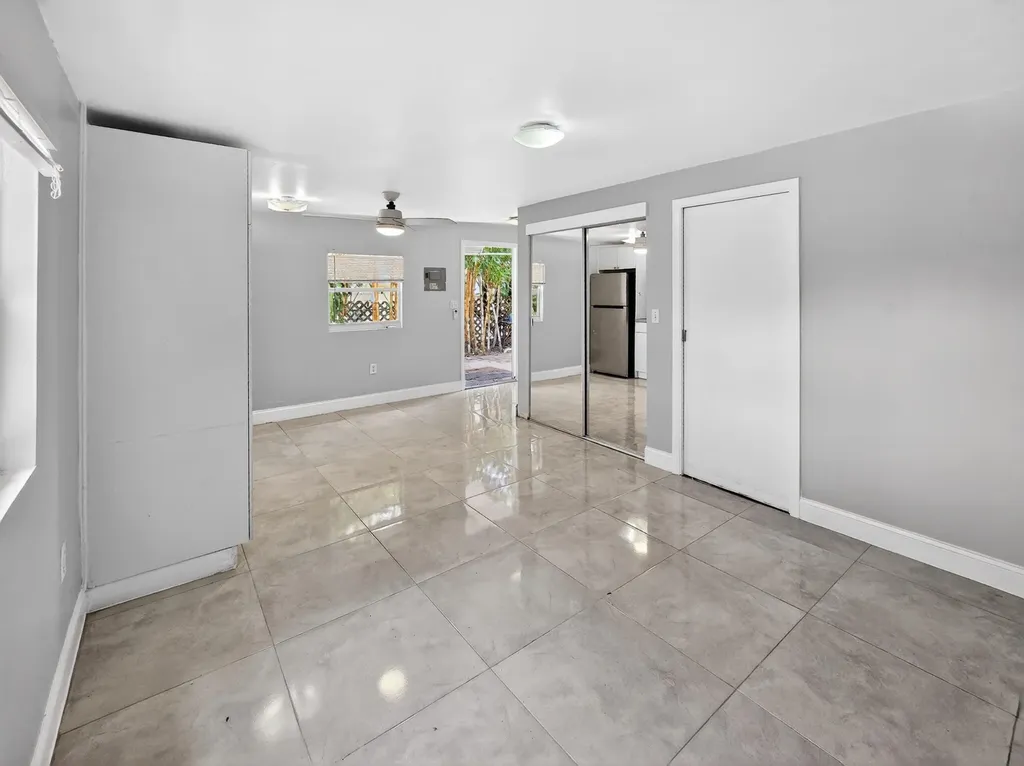 2438 NE 184th Street North Miami Beach FL 33160