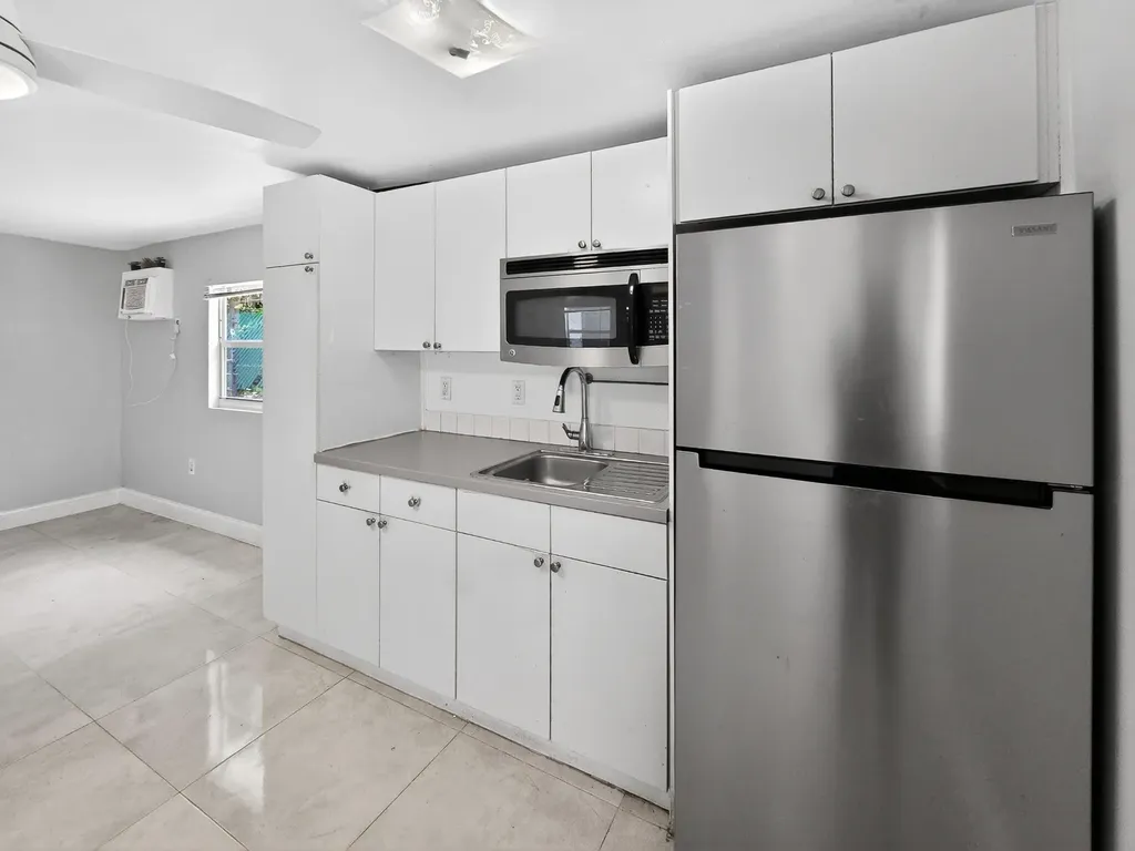 2438 NE 184th Street North Miami Beach FL 33160