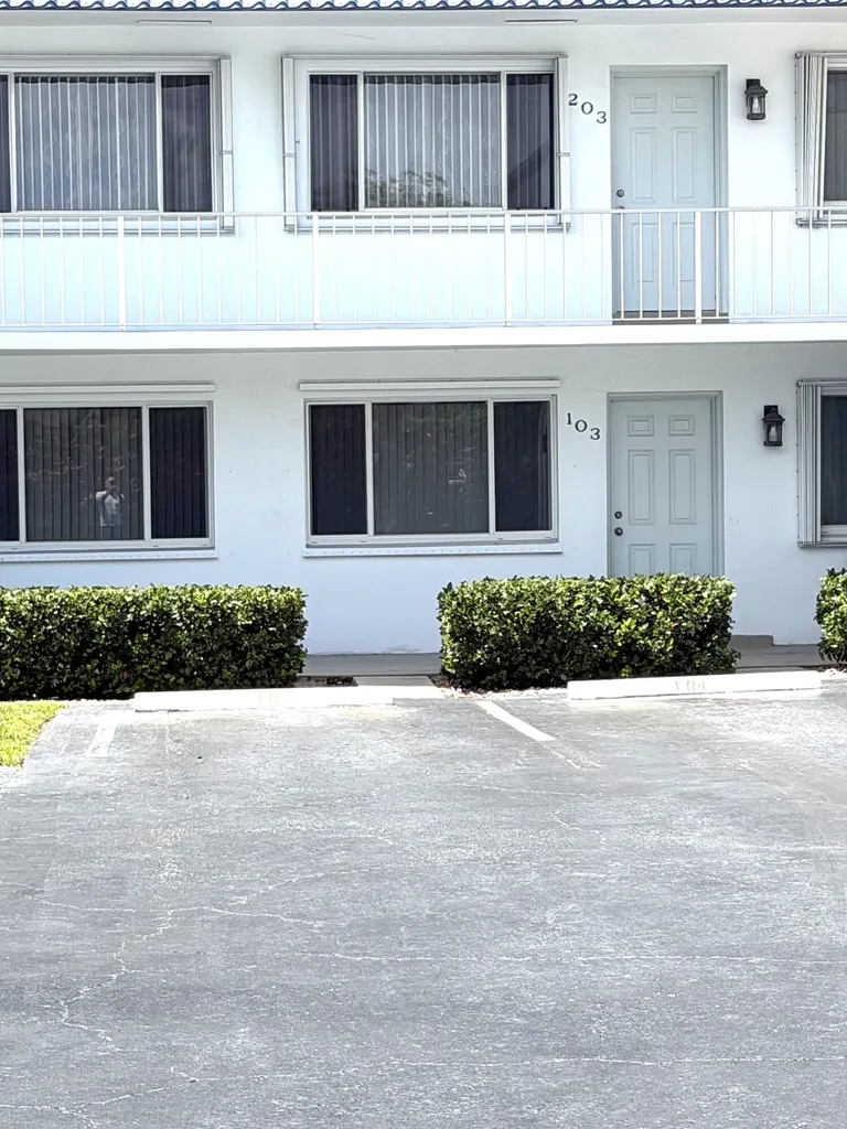 316 Southwind Court North Palm Beach FL 33408