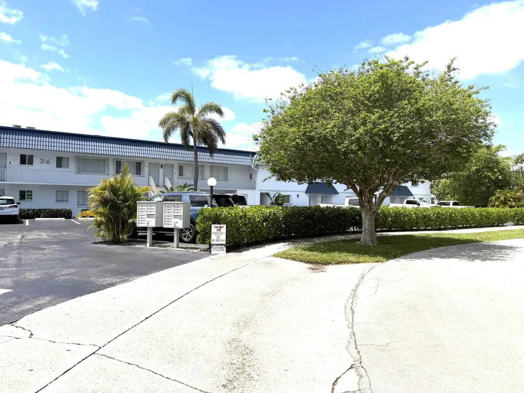 316 Southwind Court North Palm Beach FL 33408