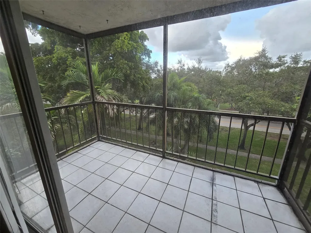 1681 NW 70th Avenue Plantation FL 33313