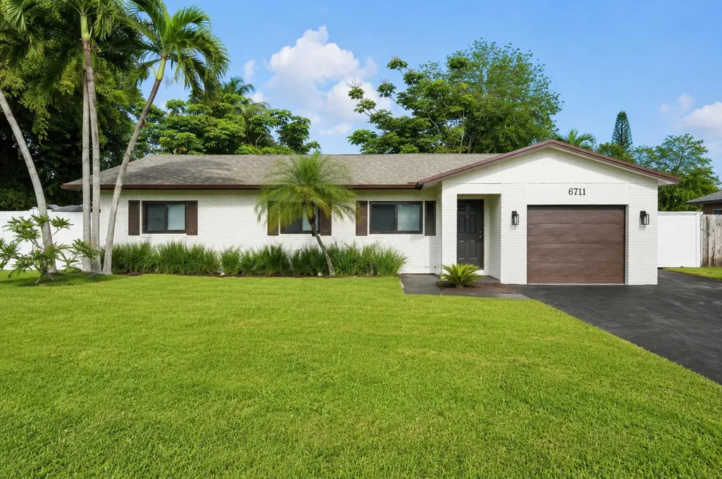 6711 NW 28th Terrace Fort Lauderdale FL 33309