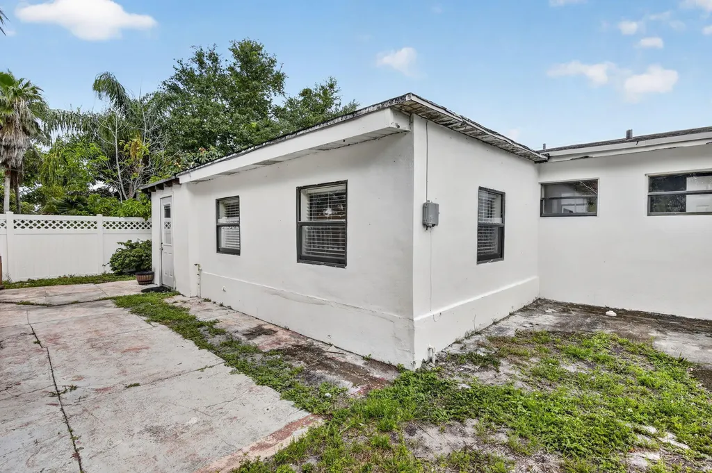 4764 SW 12th Street Fort Lauderdale FL 33317