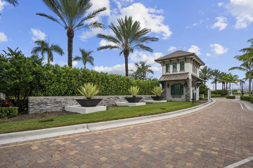 4837 Chantilly Road Lake Worth FL 33467