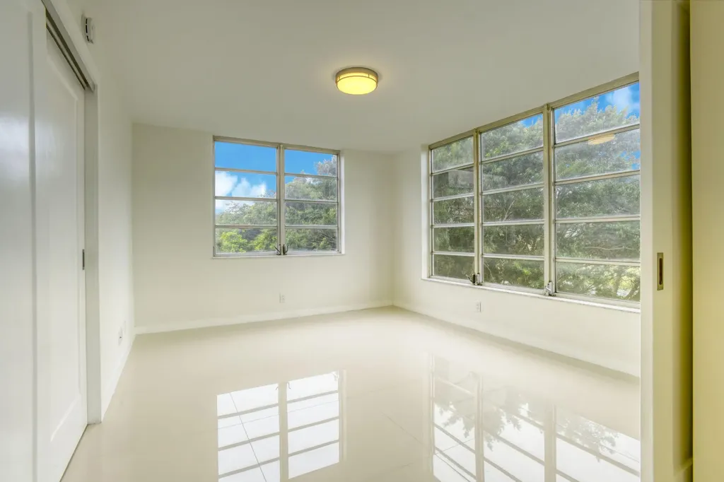 535 Oaks Drive Pompano Beach FL 33069