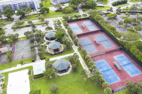 535 Oaks Drive Pompano Beach FL 33069