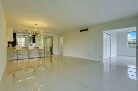 535 Oaks Drive Pompano Beach FL 33069