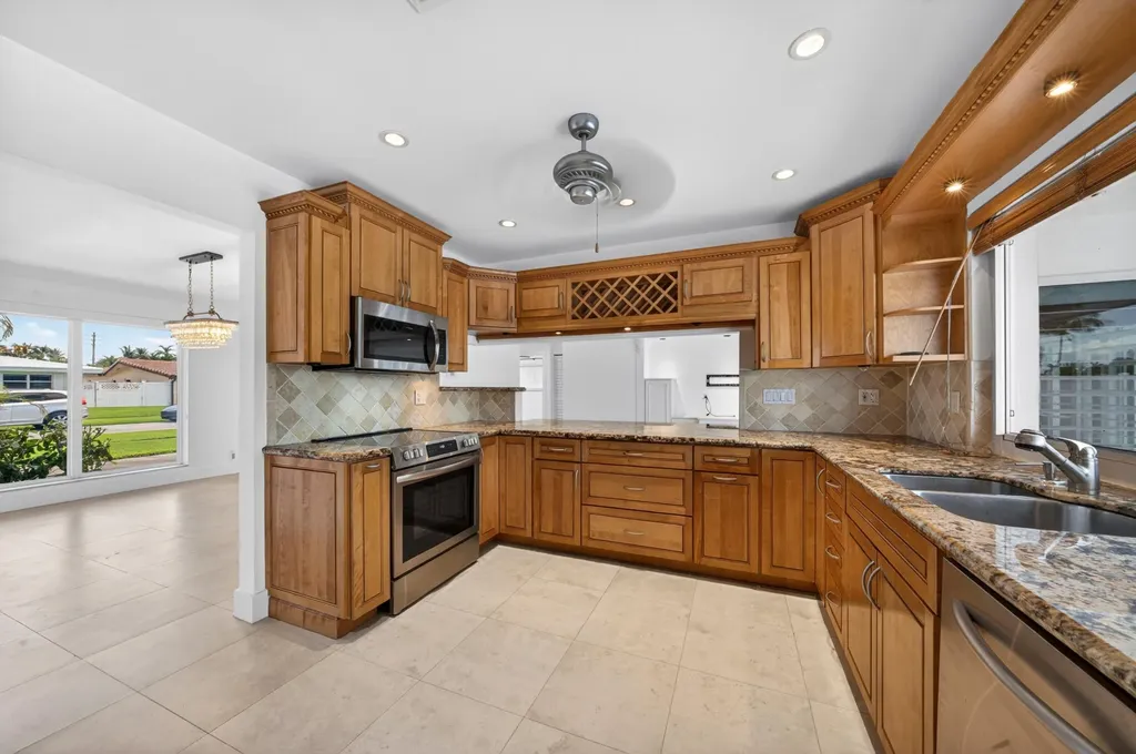 6251 NE 20th Terrace Fort Lauderdale FL 33308